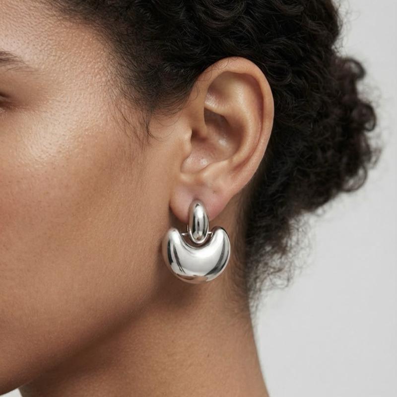 Orecchini Platinum a Lobo in Acciaio Design Elegante e Moderno per un Look Raffinato