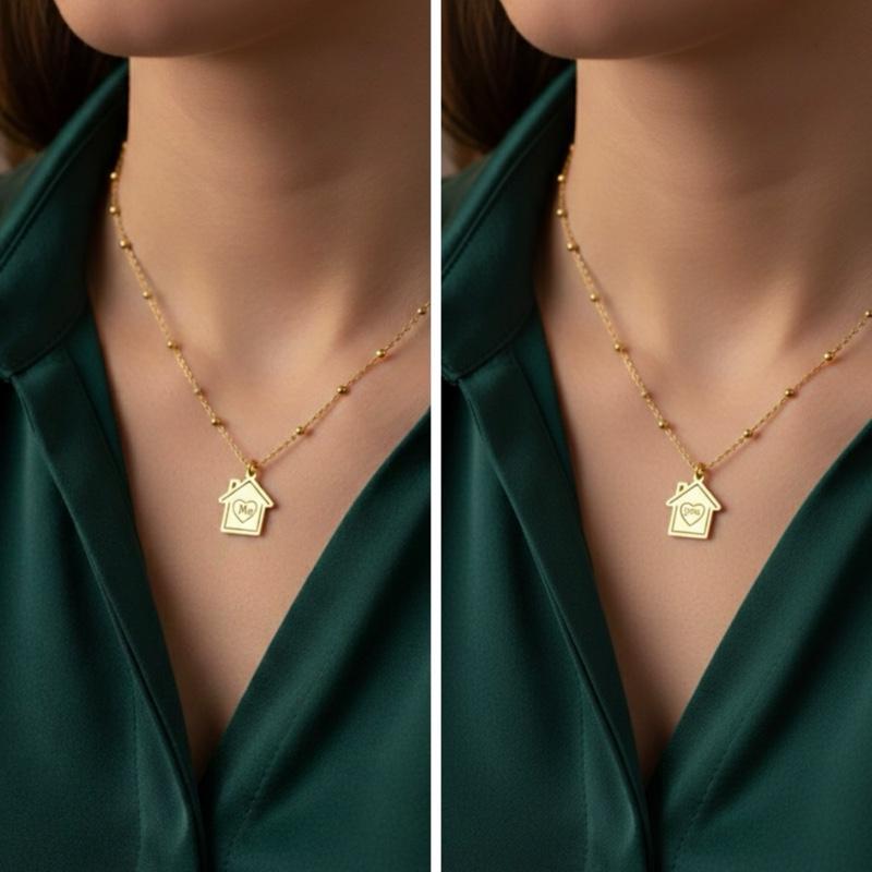 Collana "You & Me" – Ciondolo Casa in Acciaio Inossidabile con Incisioni "You" e "Me" – Perfetta per San Valentino