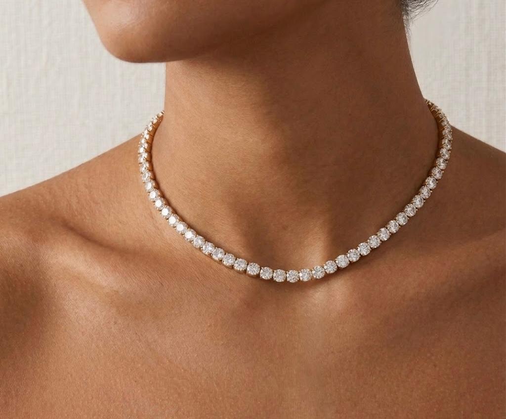 Girocollo Luce Acciaio e strass