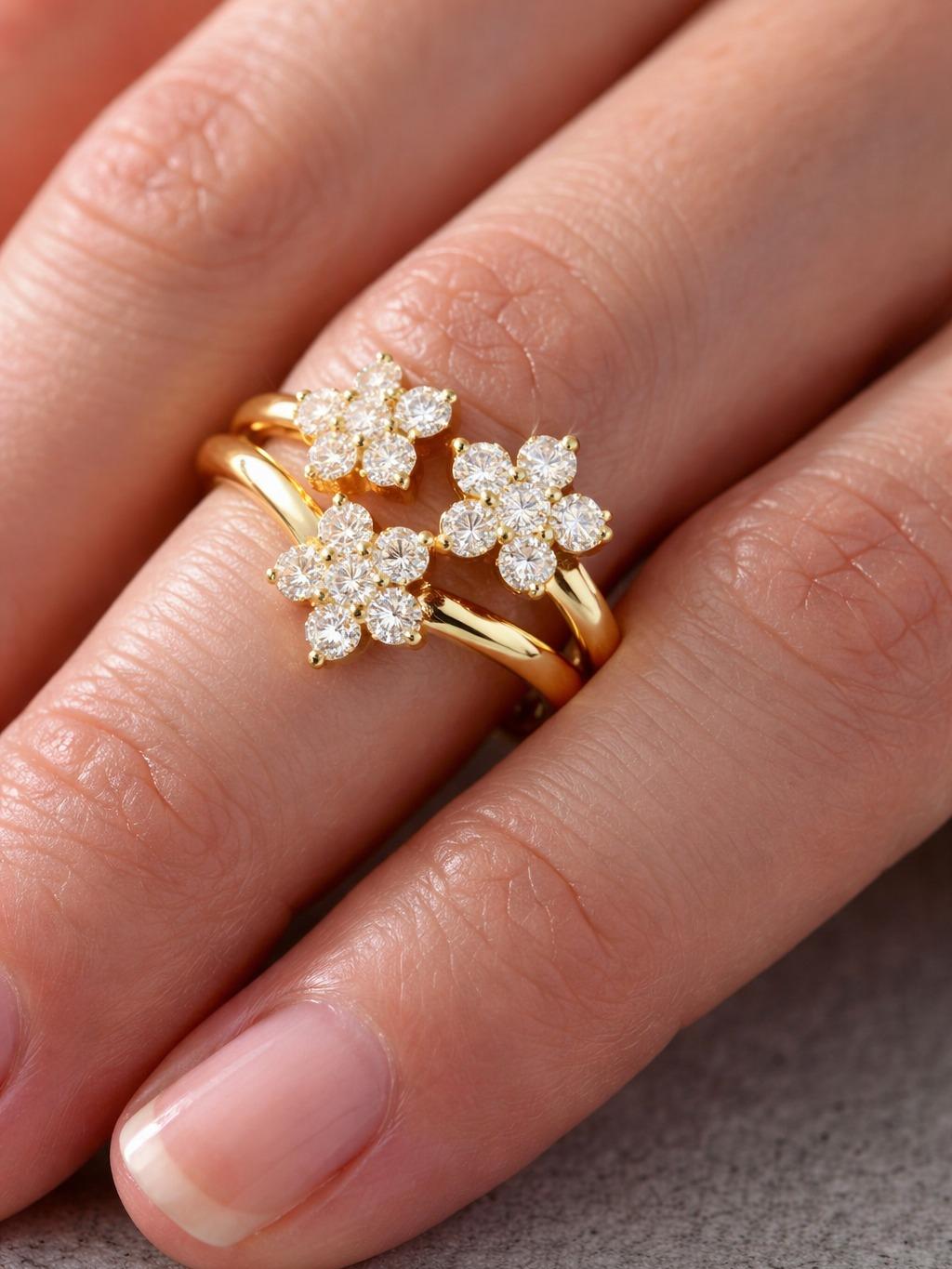 Anello in argento 925 Trilogy Flower Elegante e luminoso con tre fiori scintillanti regolabile per dito Perfetto per ogni giorno o occasioni speciali