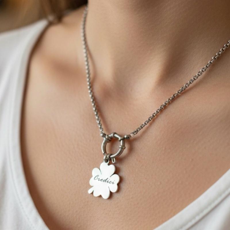 Collana Personalizzata Credici in Acciaio Inox con Ciondolo Quadrifoglio Simbolo di Fiducia e Fortezza Elegante e Versatile per Ogni Stile