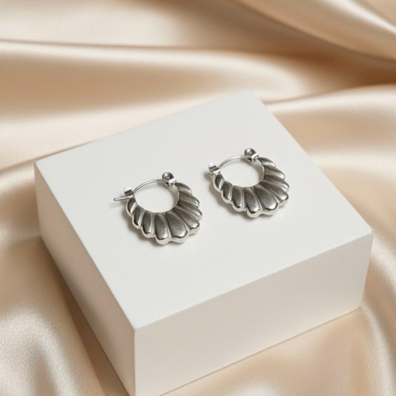 Orecchini Vintage in Acciaio Inox con Design Elegante e Durabile per un Look Raffinato