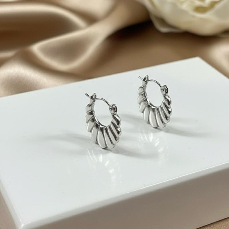 Orecchini Vintage in Acciaio Inox con Design Elegante e Durabile per un Look Raffinato