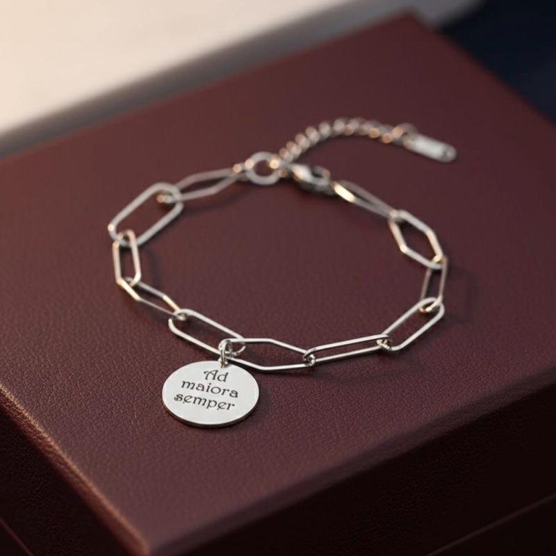 Bracciale Ad Maiora Semper in Acciaio Inox con Charm Personalizzato per Stile Elegante e Durabile Catena Elegante Simbolo di Forza e Crescita