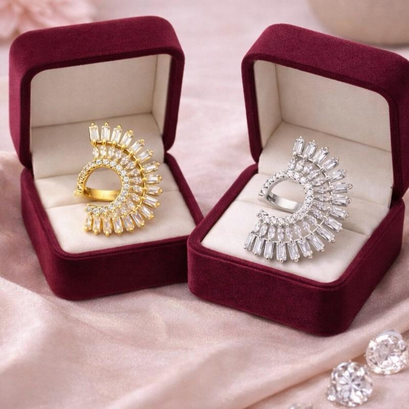 Anello Noor in Acciaio con Gemme Luminose Design a Ventaglio Aperto Elegante e Moderno per Ogni Outfit