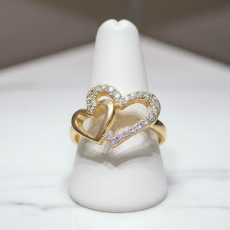 Anello Eros: Il Simbolo del Tuo Legame in Acciaio con Design Cuore Brillante per Donna
