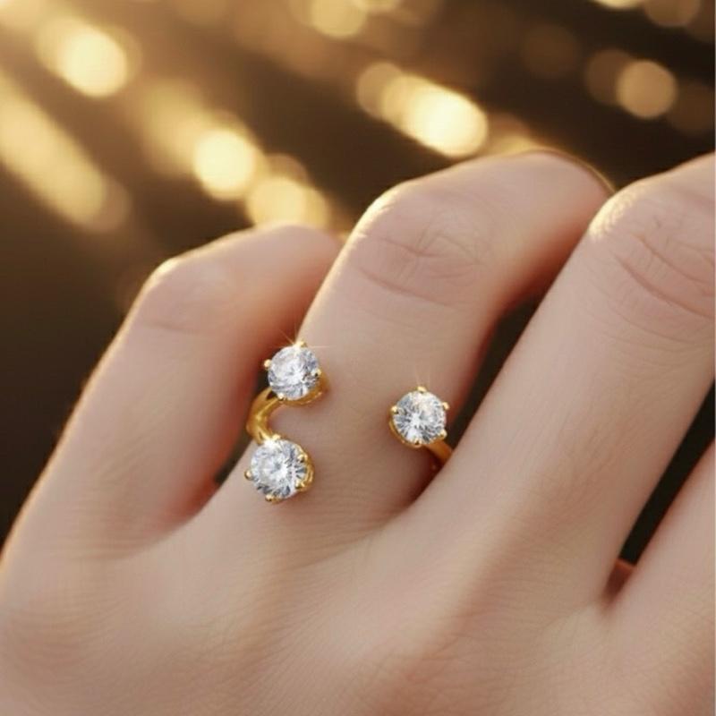 Anello Luxor in Acciaio con Tre Zirconi Luminosi Design Minimalista Elegante e Versatile per Stacking Accessorio Raffinato e Versatile