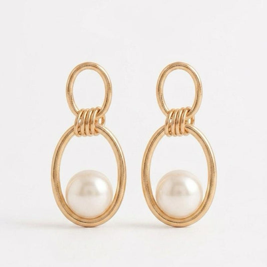 Orecchini Luminous in Acciaio Collezione Golden con Perle Bianche Eleganti e Raffinati per Ogni Occasione