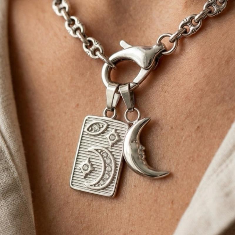 Collana Arianna in Acciaio Inossidabile con Chiusura Anteriore Versatile da Indossare da Sola con Charm Intercambiabili Oro Caldo e Argento Brillante