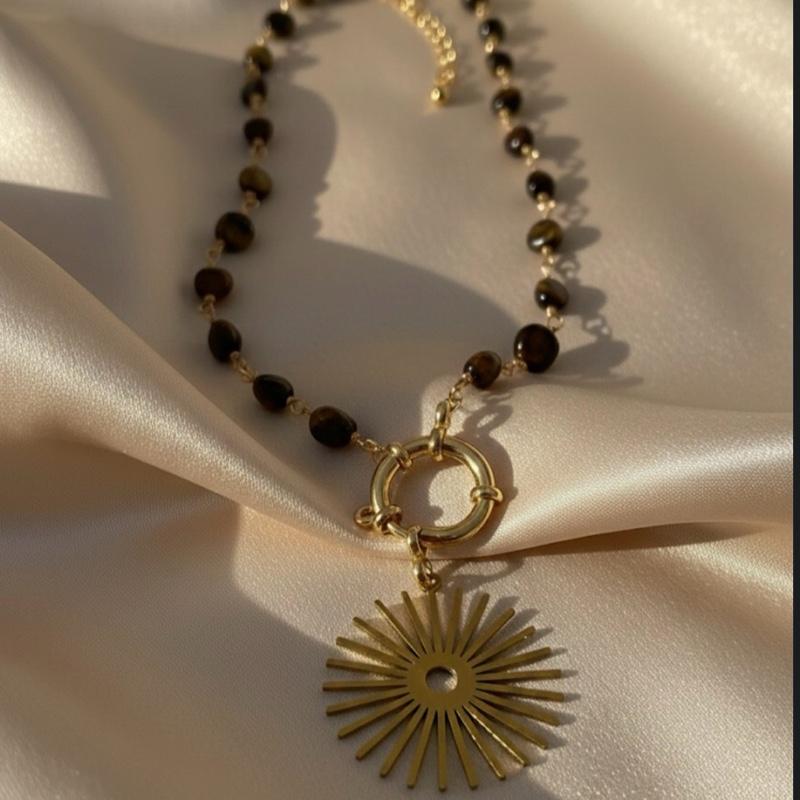 Collana Occhio di Tigre con Pietre Naturali e Ciondolo a Raggio di Sole Chiusura a Moschettone Placcata Oro Energia Positiva