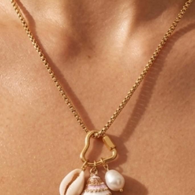 Collana Clori in acciaio con charms gia inclusi per un look di tendenza