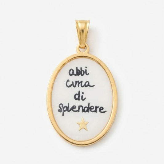 Charm "abbi cura di splendere" con stella dorata e design ovale elegante per accessori di moda