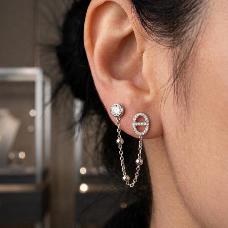Orecchino Doppio Lobo con catena Elegante per Donna