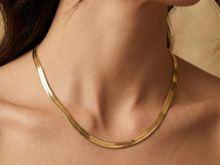 Collana Snake Acciaio Inox 316L Effetto Seta Minimalismo Moderno Gold e Silver Lucida a Specchio Ideale per Layering