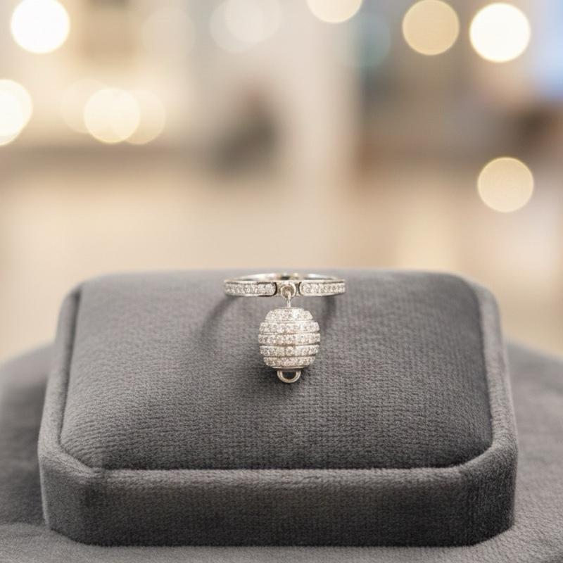 Anello Chime & Shine in Acciaio e Zirconi Disponibile in Argento o Oro Elegante e Brillante per Donna