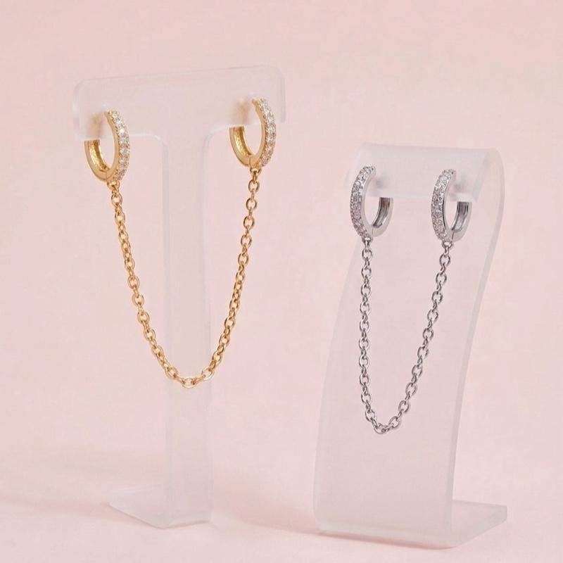 Orecchino Double doppio cerchio con pavé di luce e catena elegante per stile curated ear