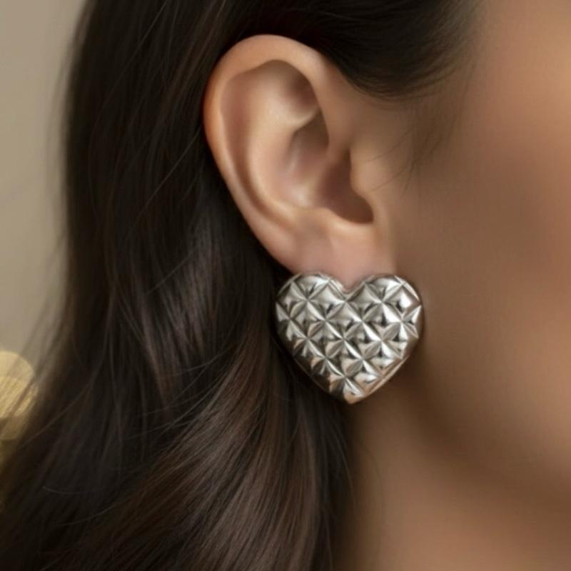Orecchini Batticuore in Acciaio Inossidabile con Design a Cuore Elegante e Resistente