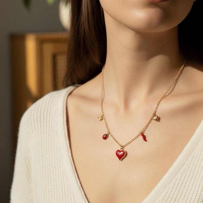 Collana Bonne Chance in Acciaio con Charm Cuore Rosso e Simboli Fortunati per Donna