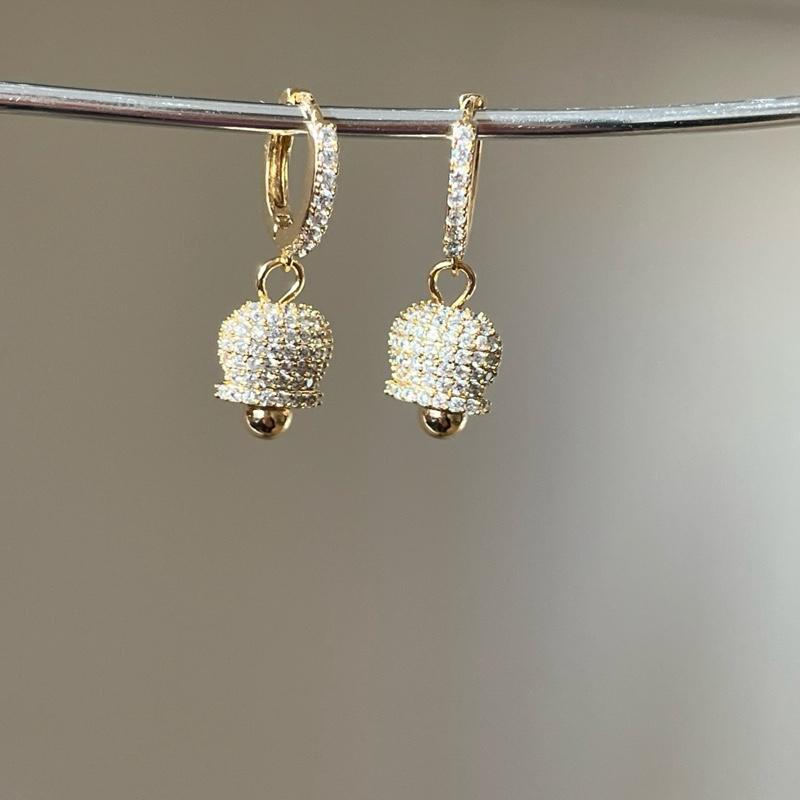 Orecchini Chime & Shine in Acciaio e Zirconi con Design Elegante e Brillante per Occasioni Speciali con Chiusura Scatto a Scomparsa Sicura e Comfortevole